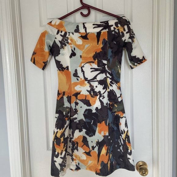 Suite Blanco Floral Dress - Picture 6 of 8